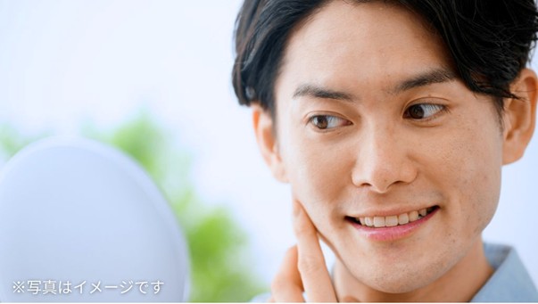 満足いく男性の画像