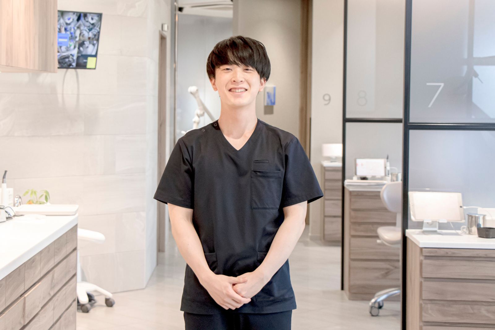 村上諒